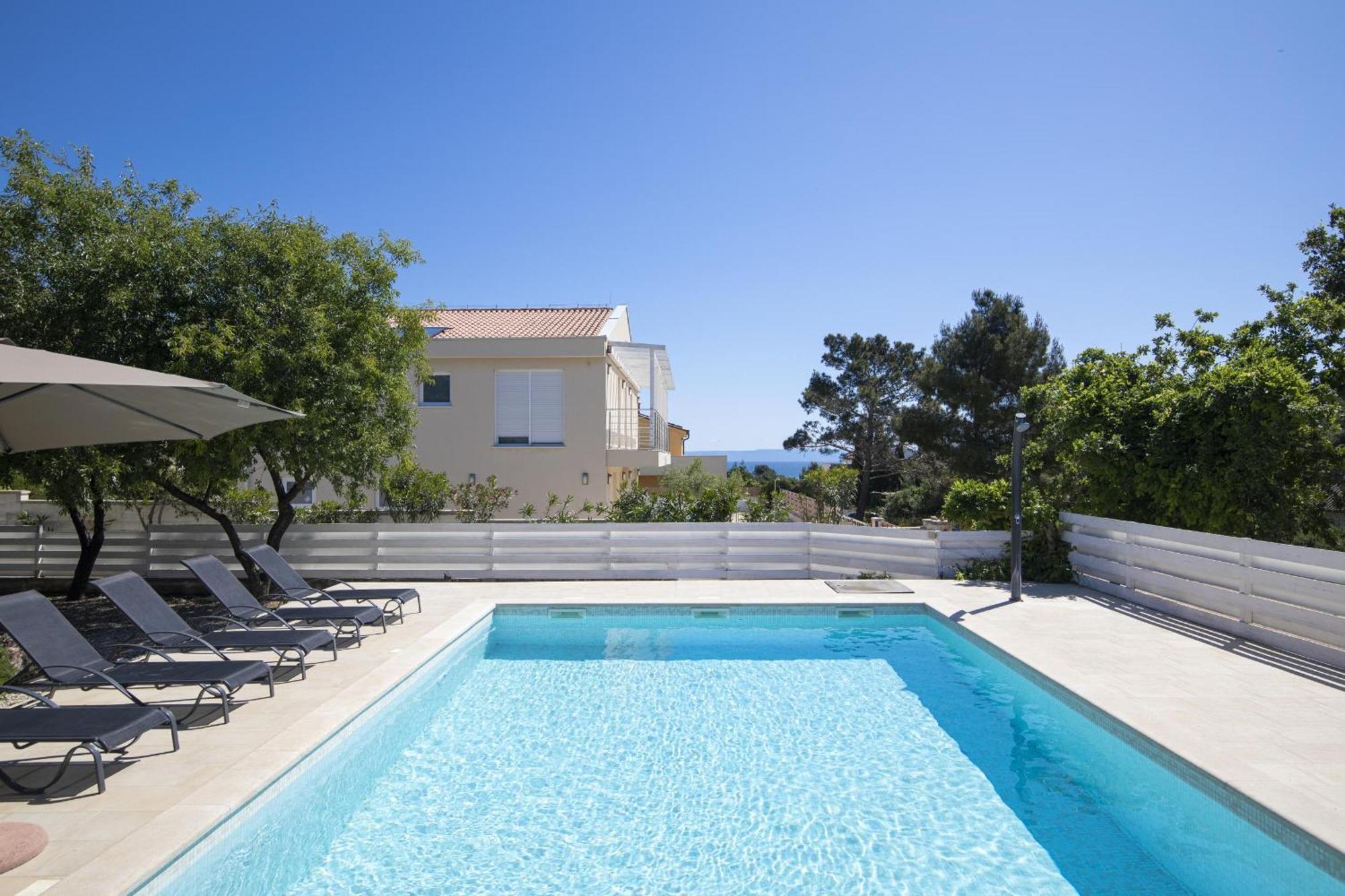 Villa Bella - Beautiful And Modern House With Pool, Souna, Jacuzzi & Playground, Liznjan - Istra 외부 사진
