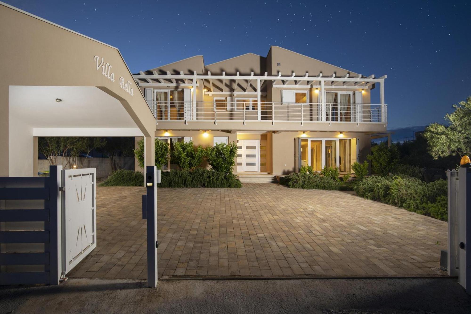 Villa Bella - Beautiful And Modern House With Pool, Souna, Jacuzzi & Playground, Liznjan - Istra 외부 사진