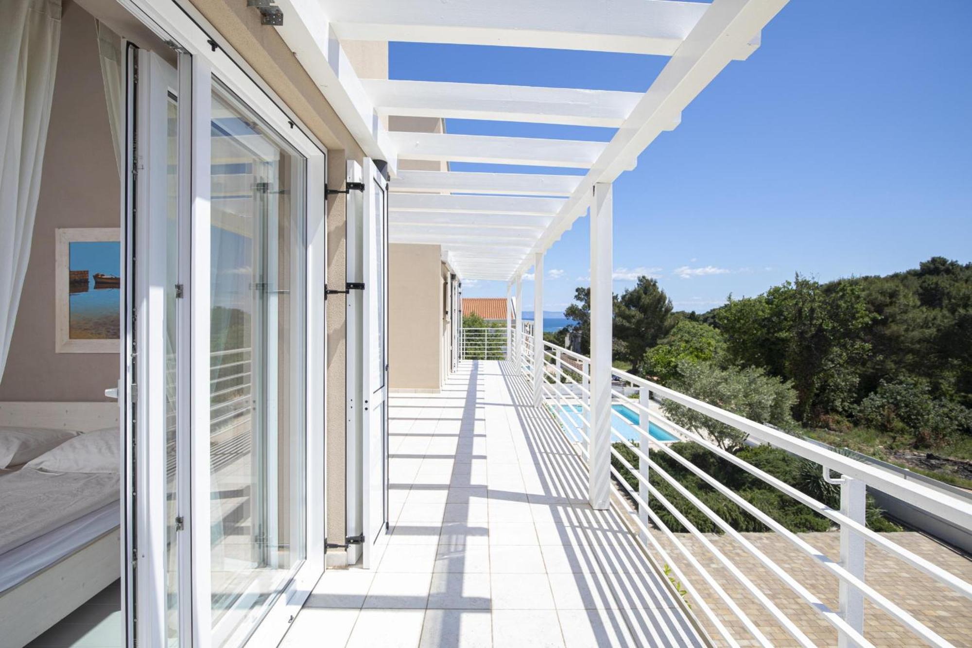 Villa Bella - Beautiful And Modern House With Pool, Souna, Jacuzzi & Playground, Liznjan - Istra 외부 사진