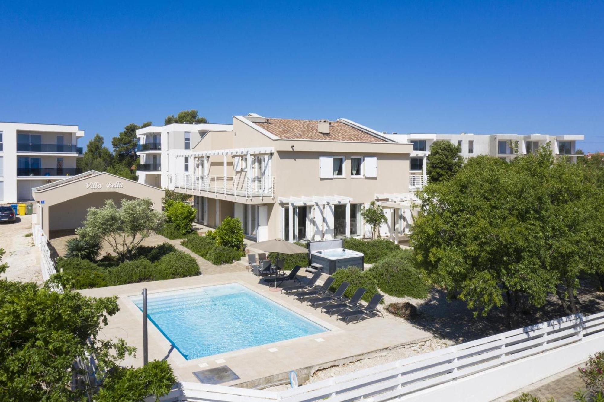 Villa Bella - Beautiful And Modern House With Pool, Souna, Jacuzzi & Playground, Liznjan - Istra 외부 사진