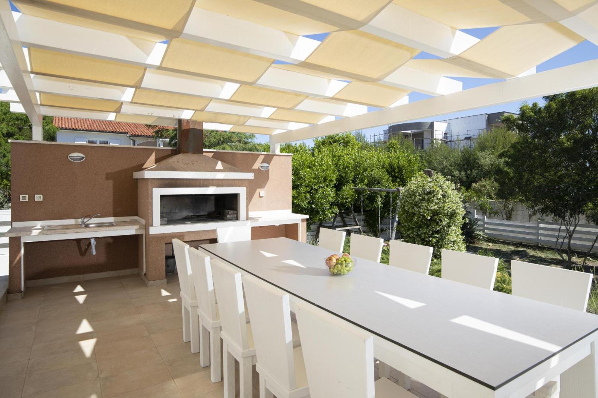 Villa Bella - Beautiful And Modern House With Pool, Souna, Jacuzzi & Playground, Liznjan - Istra 외부 사진