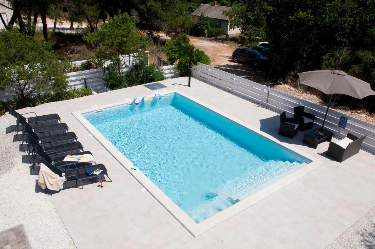 Villa Bella - Beautiful And Modern House With Pool, Souna, Jacuzzi & Playground, Liznjan - Istra 외부 사진