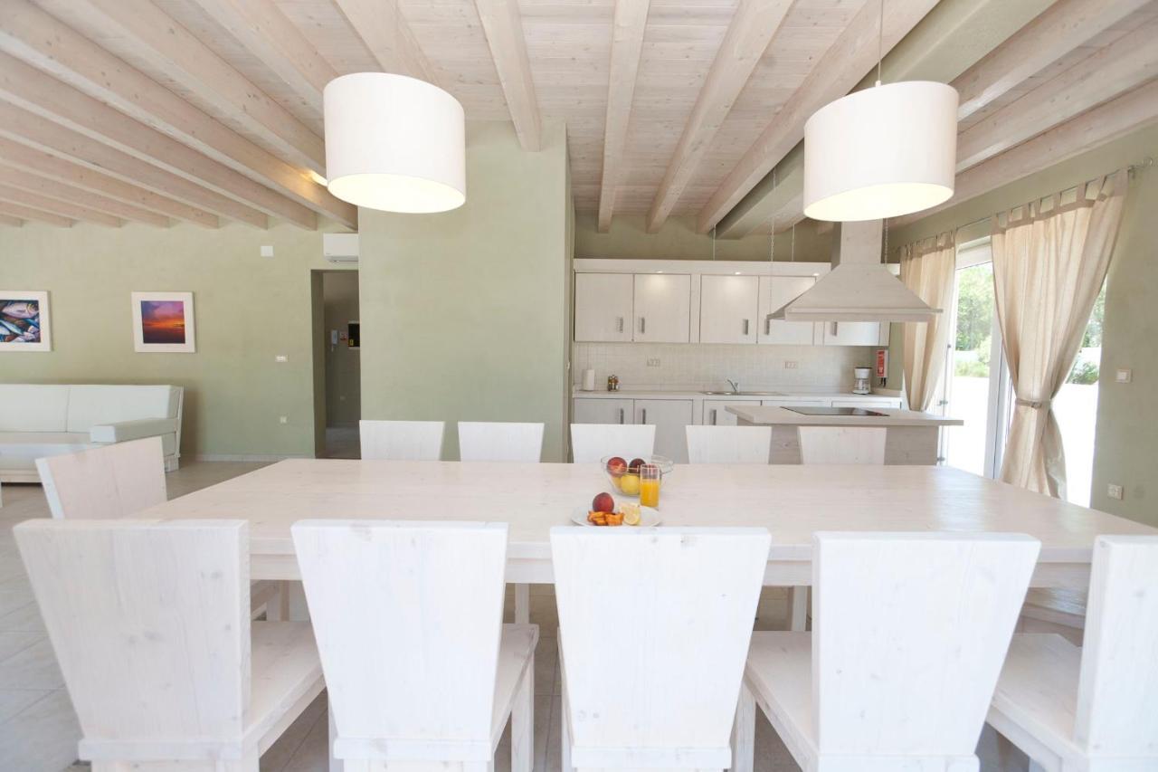 Villa Bella - Beautiful And Modern House With Pool, Souna, Jacuzzi & Playground, Liznjan - Istra 외부 사진