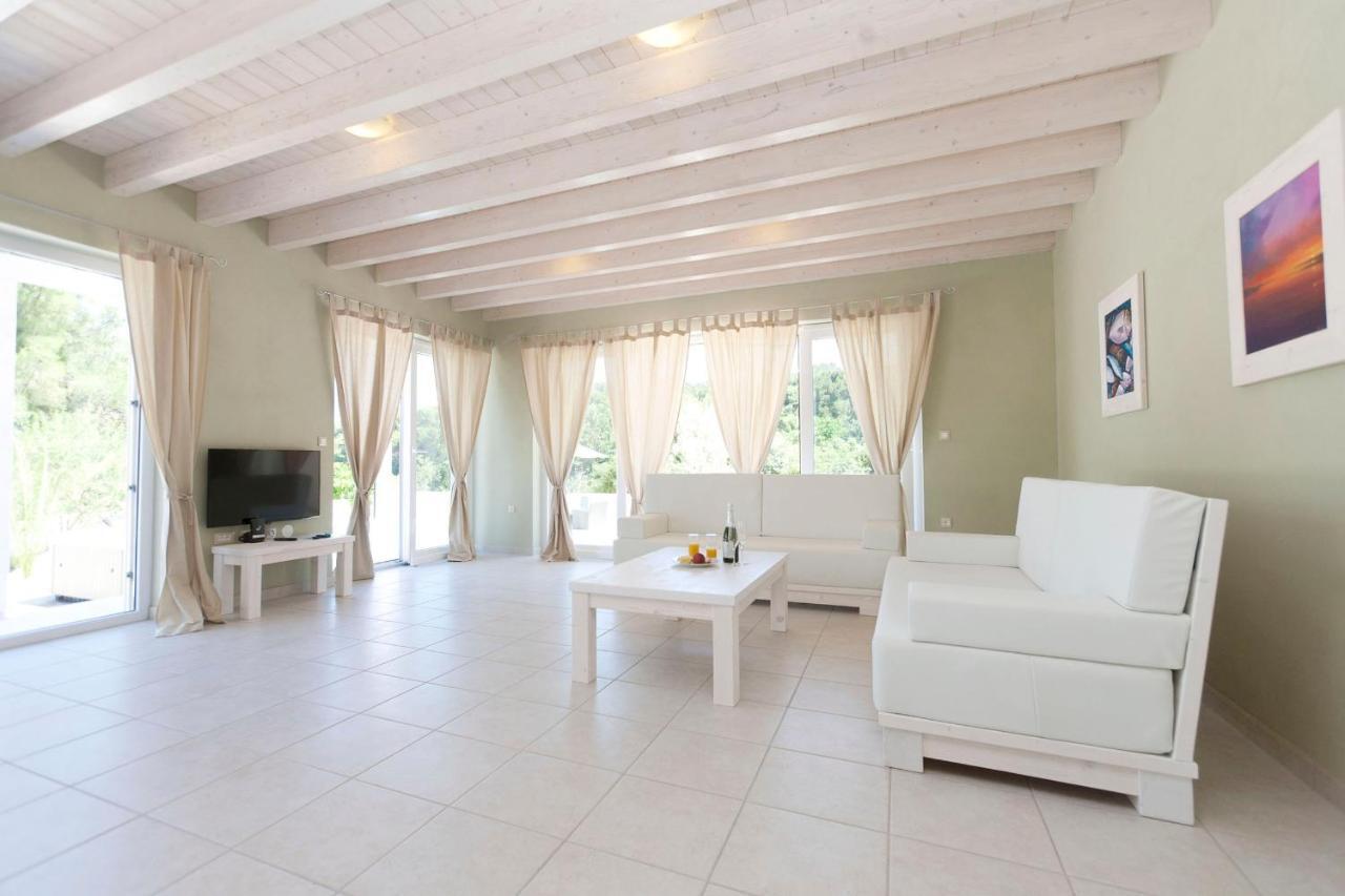 Villa Bella - Beautiful And Modern House With Pool, Souna, Jacuzzi & Playground, Liznjan - Istra 외부 사진