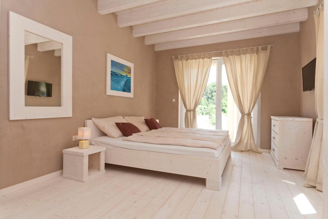 Villa Bella - Beautiful And Modern House With Pool, Souna, Jacuzzi & Playground, Liznjan - Istra 외부 사진