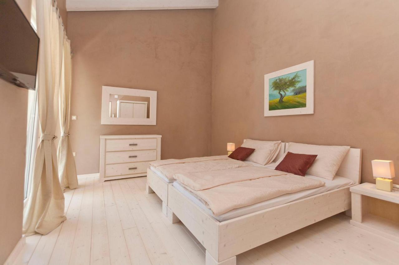 Villa Bella - Beautiful And Modern House With Pool, Souna, Jacuzzi & Playground, Liznjan - Istra 외부 사진